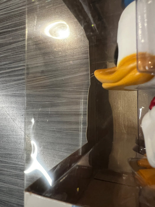 Funko POP! Disney Store: Donald Duck (Damaged Box) #31