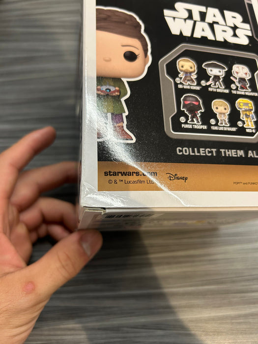Funko POP! Star Wars: Young Leia with= Lola (2023 SDCC)(Signed/Vivien Lyra Blair/JSA)(Damaged Box) #659