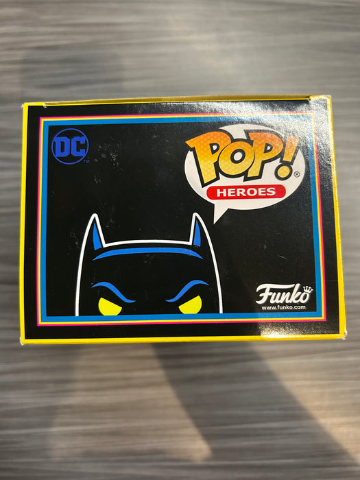 Funko POP! Batman The Animated Series: Batman (BlackLight)(Hot Topic)(Signed/Kevin Conroy/JSA)(Damaged Box) #369