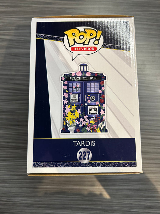 Funko POP! Television: Doctor Who - Tardis [Clara Tribute] (Damaged Box*) #227