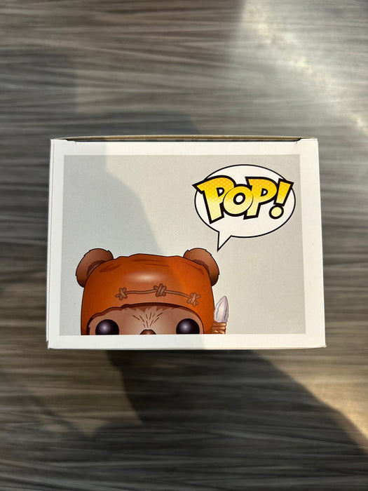 Funko POP! Star Wars: Wicket (Fugitive Toys)(Damaged Box) #26