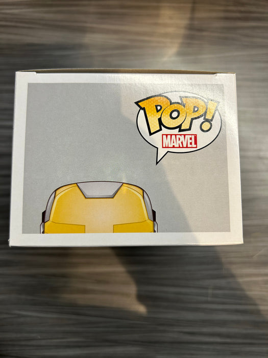 Funko POP! Marvel: Iron Man 3 - Deep Space Suit (Damaged Box) #26
