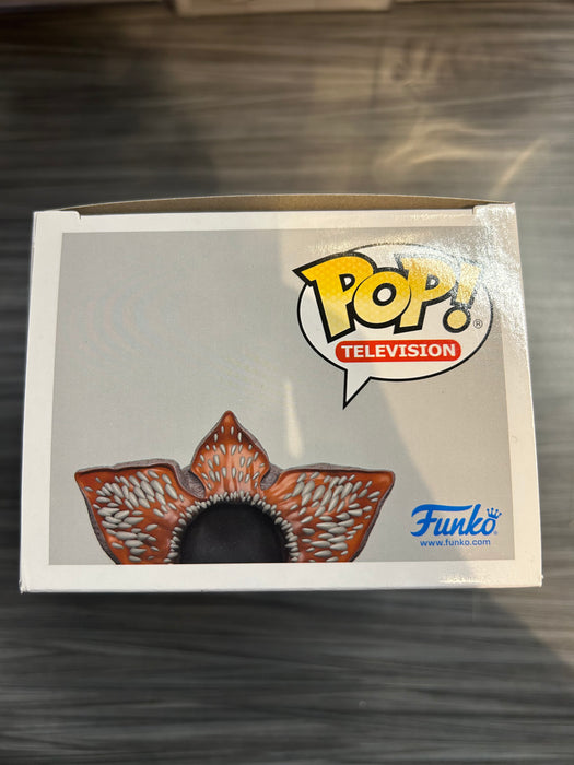 Funko POP! Television: Stranger Things - Demogorgon (GiTD)(H Hall)(2100 PCS)(Damaged Box) #SE
