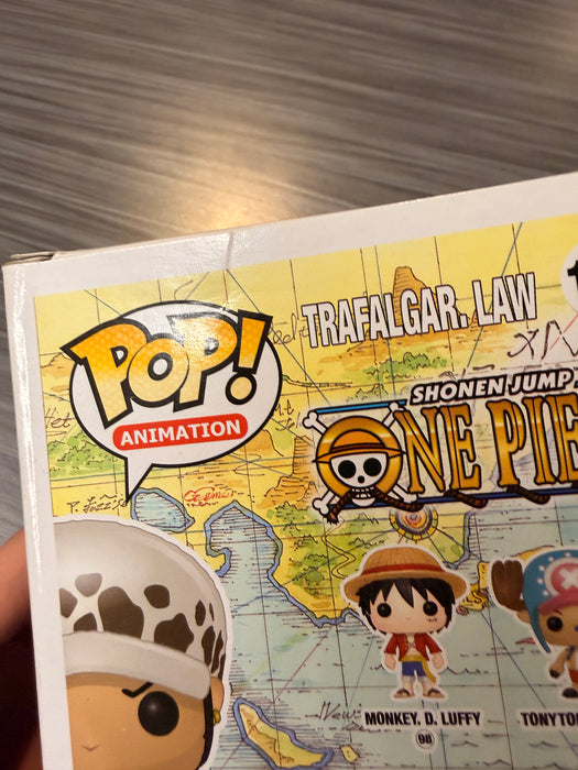Funko POP! Animation: One Piece - Trafalgar Law (Damaged Box*) #101