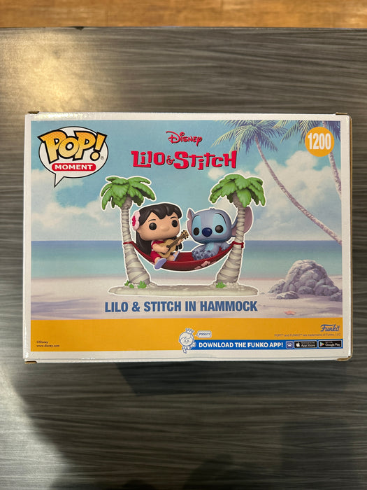 Funko POP! Moment: Disney Lilo & Stitch - Lilo & Stitch In Hammock (Hot Topic)(Damaged Box*) #1200
