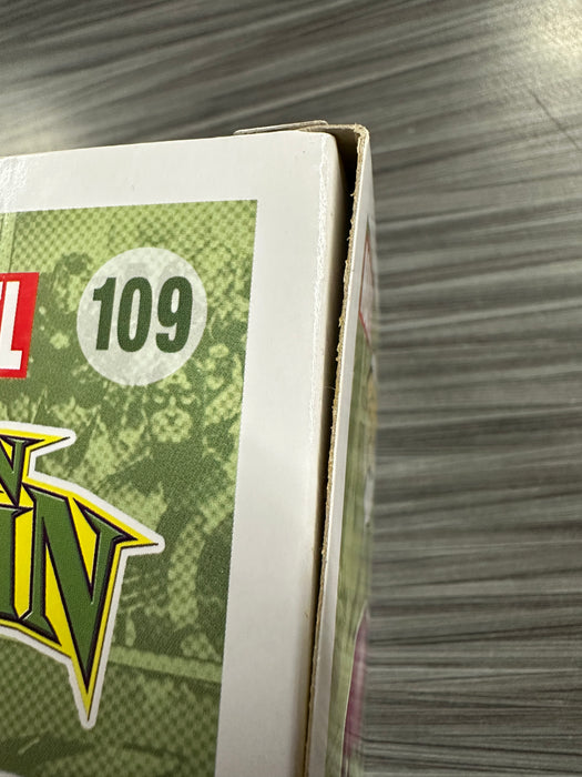 Funko POP! Marvel: Green Goblin (GiTD)(2016 ECCC)(300 PCS)(Damaged Box) #109