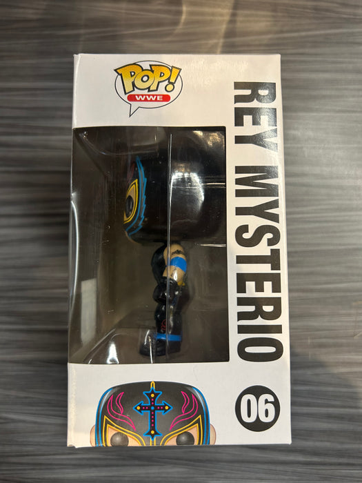 Funko POP! WWE: Rey Mysterio (2014 Convention Exclusive)(Damaged Box) #06