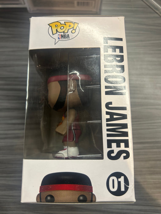 Funko POP! Sports: NBA - Lebron James (Cleveland)(Damaged Box) #01