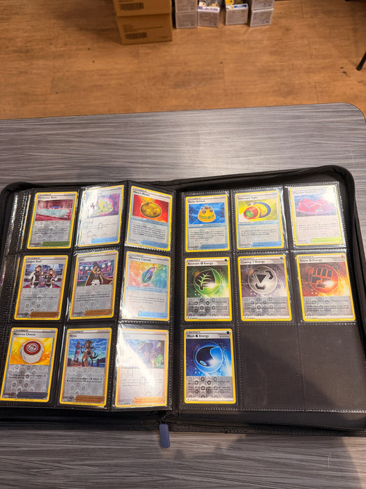 Pokemon TCG Sword & Shield Vivid Voltage Master Set