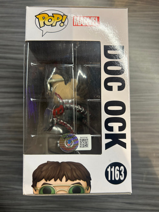 Funko POP! Marvel Spider-Man No Way Home: Doc Ock (Signed/Alfred Molina/Beckett)(Damaged Box) #1163