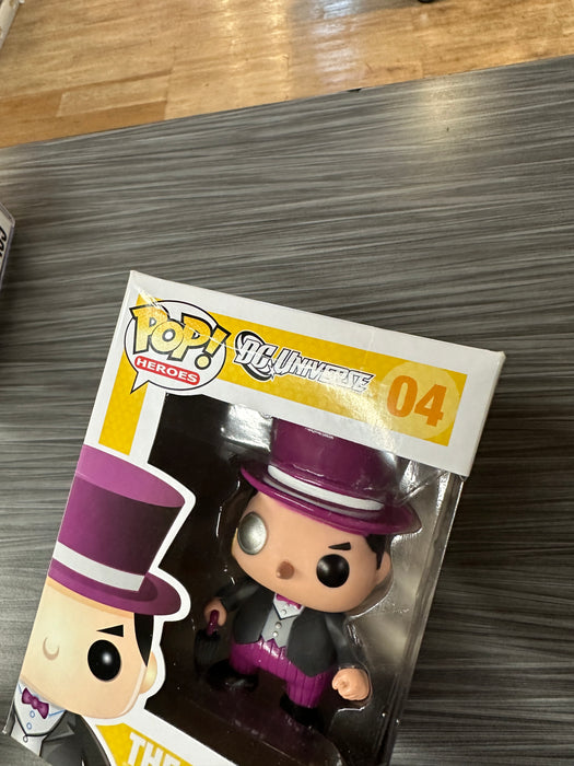 Funko POP! Heroes: DC Universe - The Penguin (Damaged Box) #04