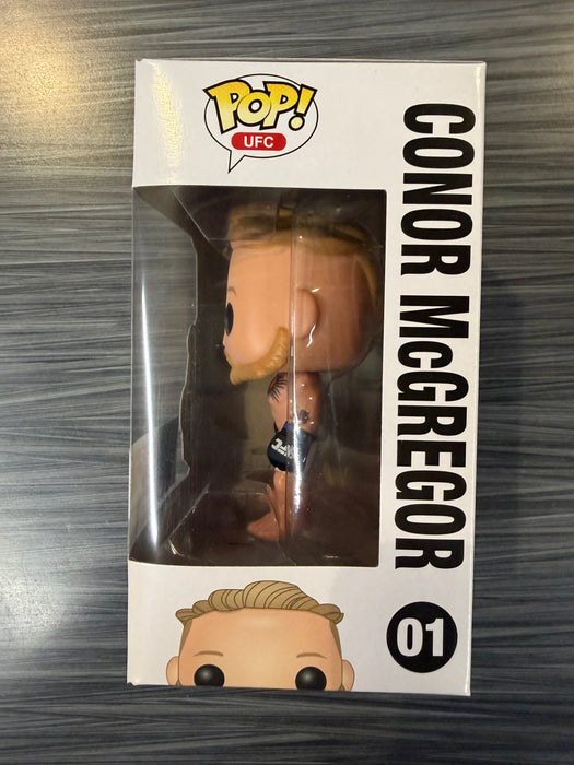 Funko POP! UFC : Conor McGregor (PopLife UFC)[White Shorts](Damaged Box) #01