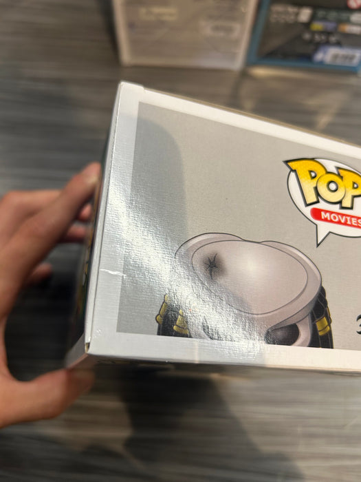 Funko POP! Movies: Predator - Predator (Specialty Series)(Damaged Box) #482