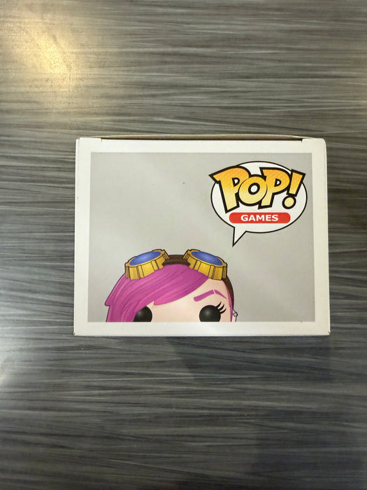 Funko POP! Games: League of Legends - VI (Damaged Box) #06
