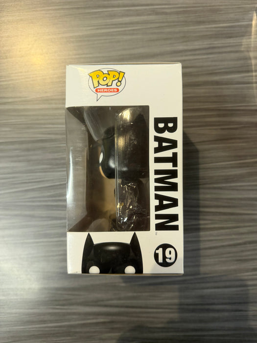 Funko POP! Heroes: The Dark Knight Trilogy - Batman (Damaged Box)[B] #19