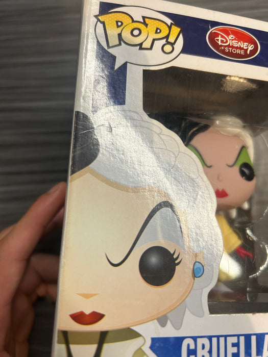 Funko POP! Disney Store: Cruella De Vil (Damaged Box*) #11
