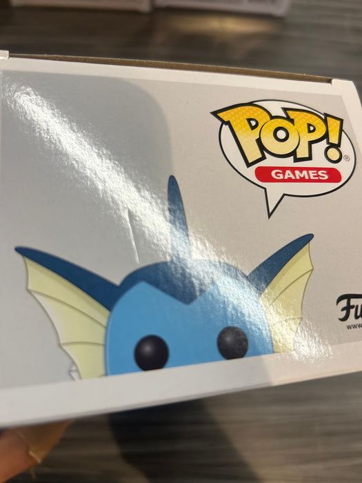 Funko POP! Games: Pokemon - Vaporeon (Diamond)(2021 Spring Convention)(Damaged Box) #627