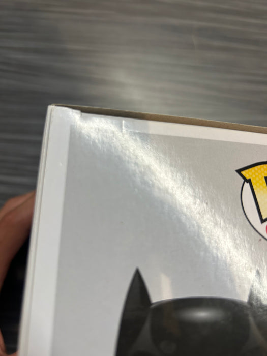Funko POP! Heroes: The Dark Knight Trilogy - Batman (Damaged Box)[A] #19