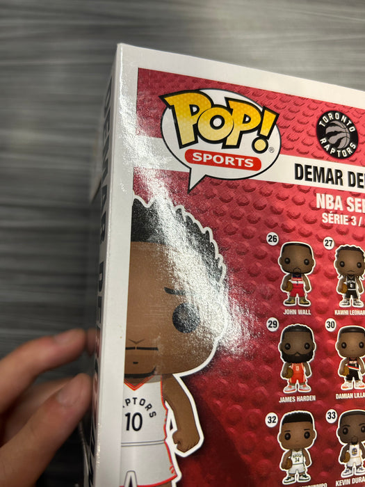 Funko POP! Basketball: Toronto Raptors - DeMar DeRozan (Exclusive)(Damaged Box) #36