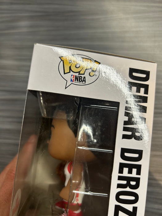 Funko POP! Basketball: Toronto Raptors - DeMar DeRozan (Exclusive)(Damaged Box) #36