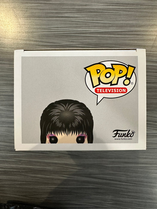 Funko POP! Television: Elvira Mistress of The Dark - Elvira (Diamond)( 2019 Queen of Halloween 2500 Pcs)(Damaged Box) #375