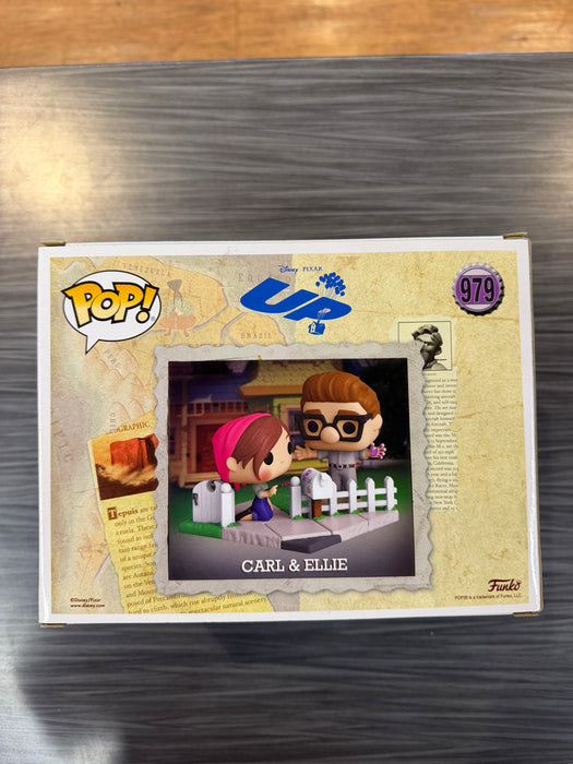 Funko POP! Disney Pixar: UP - Carl & Ellie (2020 NYCC)(Damaged Box)[B] #979