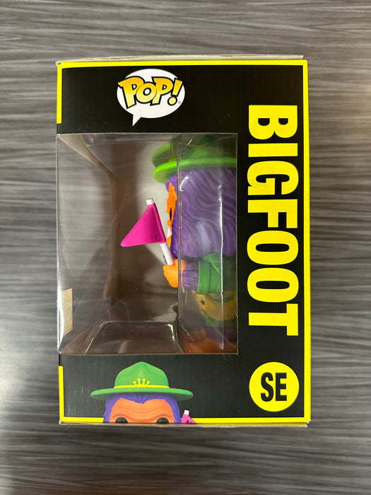 Funko POP! Camp Fundays: Bigfoot [Blacklight] (2023 Camp Fundays/850 PCS)(Damaged Box) #SE