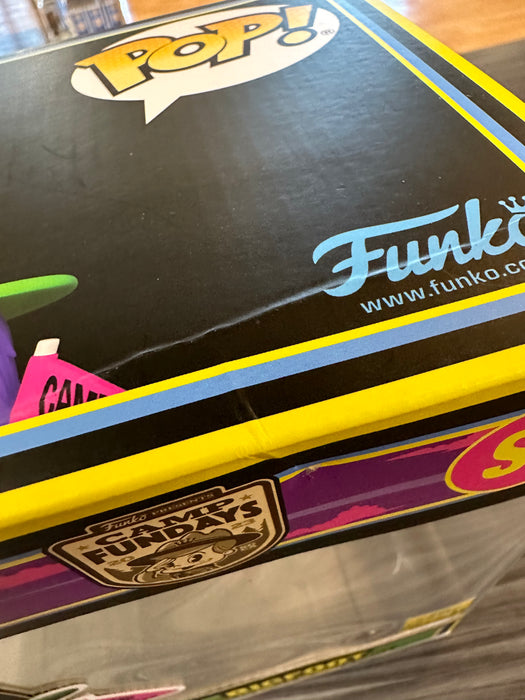 Funko POP! Camp Fundays: Bigfoot [Blacklight] (2023 Camp Fundays/850 PCS)(Damaged Box) #SE