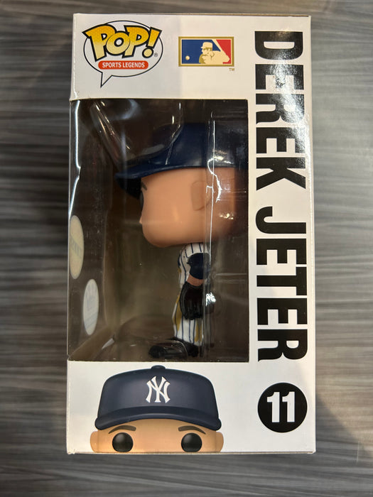 Funko POP! Sports Legends: NY - Derek Jeter (Funko)(CHASE)(Damaged Box) #11