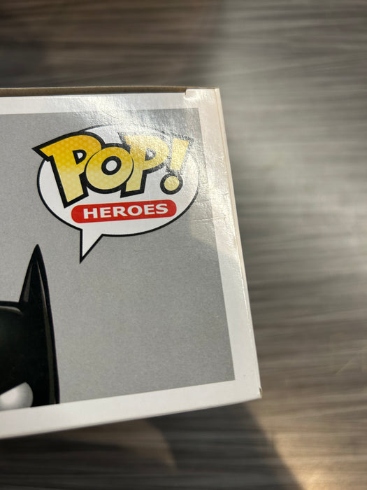 Funko POP! Heroes: DC Super Heroes - Batman Beyond(Damaged Box*) #33